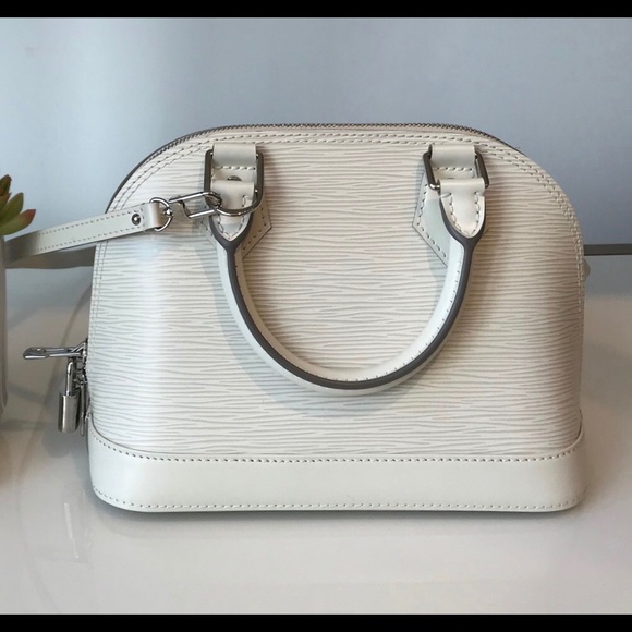 Authentic Louis Vuitton Alma BB - Picture 3 of 6